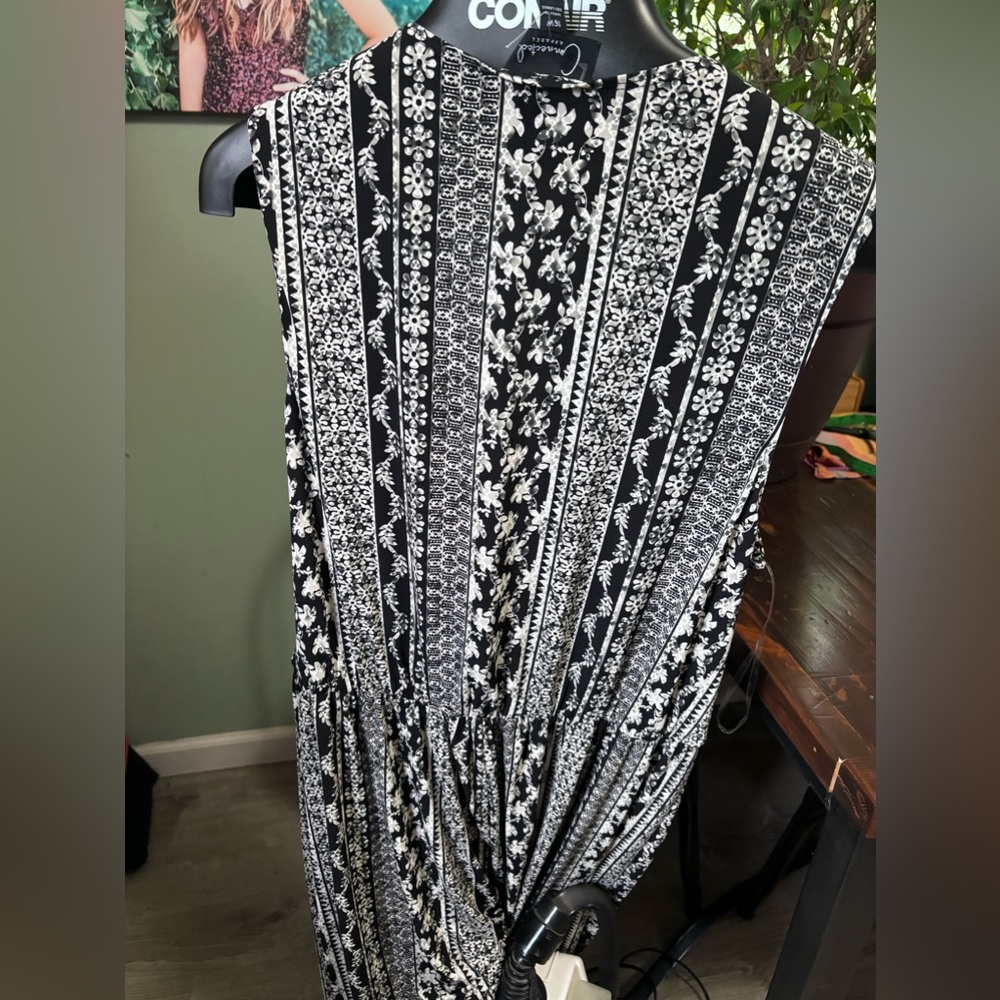 Connected, Lightweight Jumper, Very Soft Material… - image 4